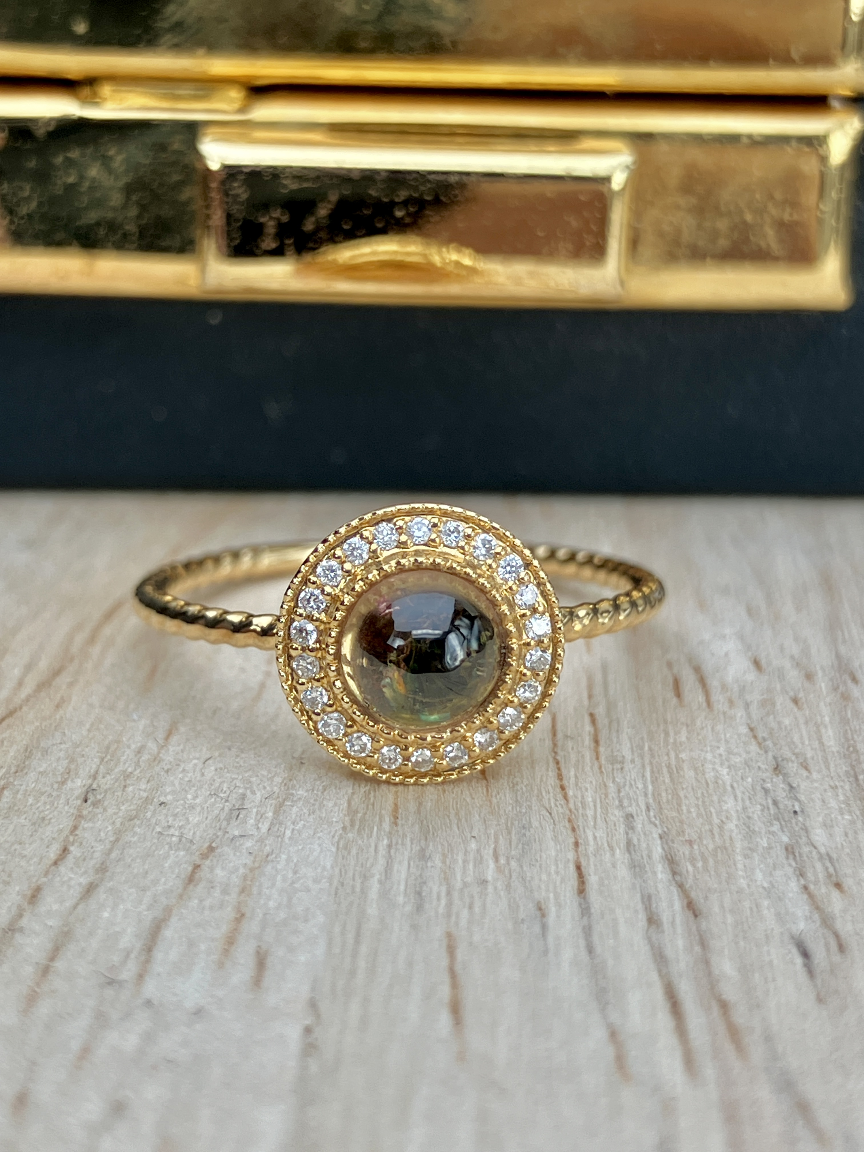 18K Gold Round Tourmaline and Diamond Ring 0.97 Carats
