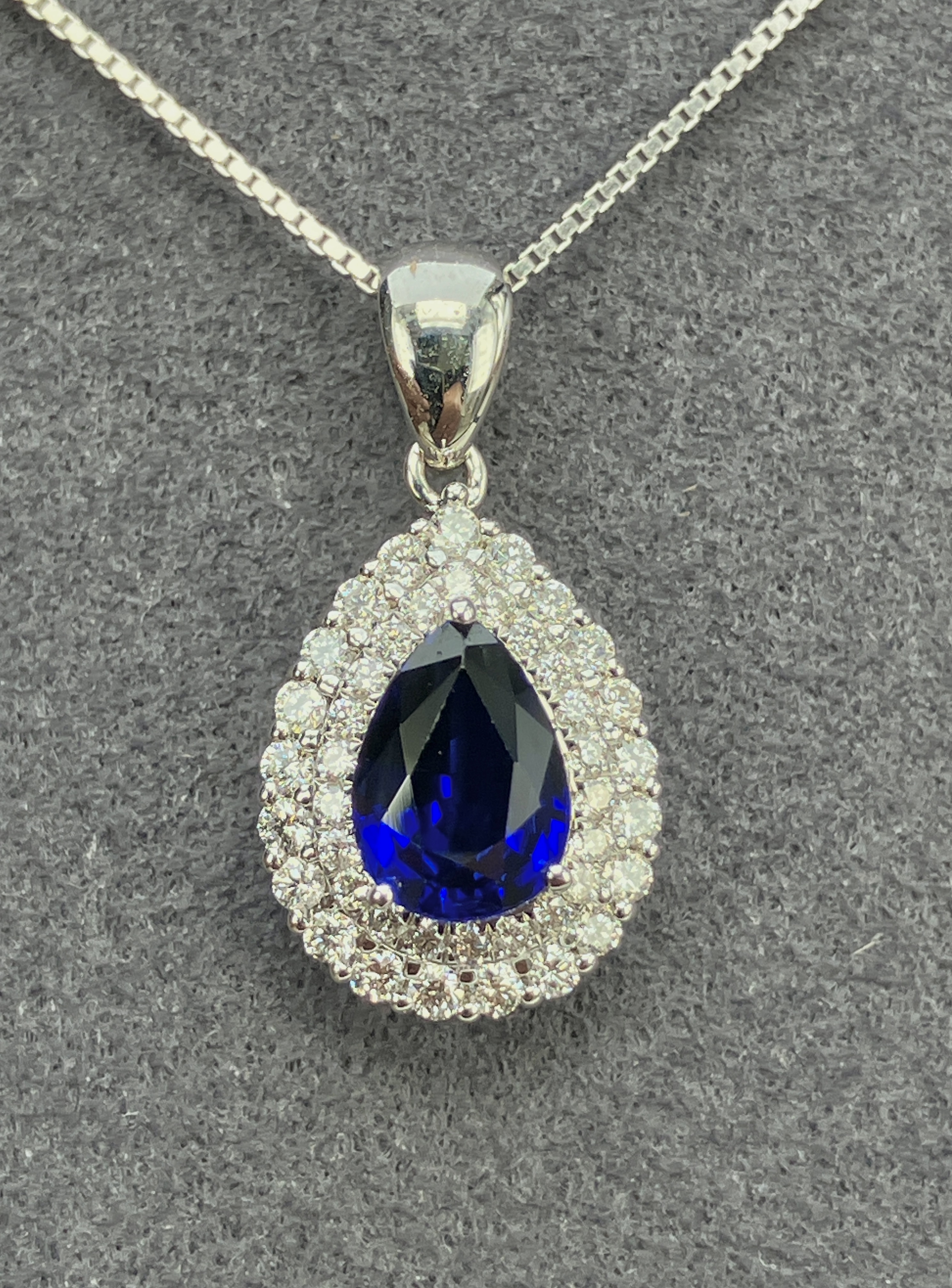 18K White Gold Pear Shape Blue Sapphire Pendant with Diamonds 1.06 Carats